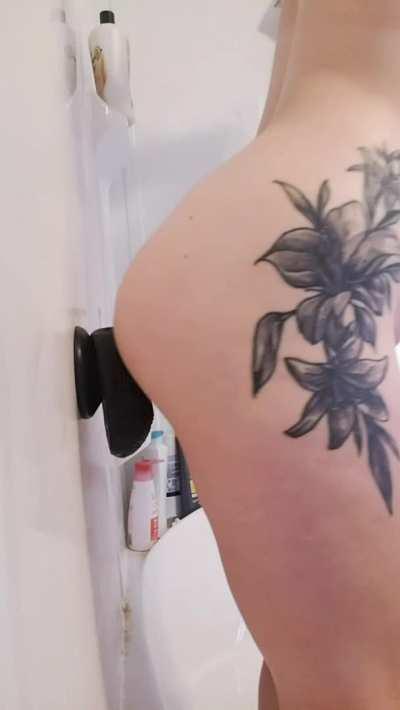 Shower walls are useful.🧼