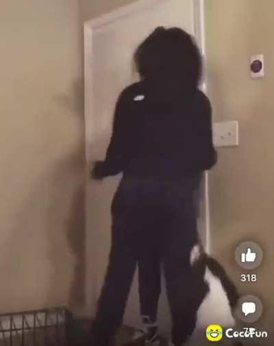 she's walking somebody house but didn't expect the smoke