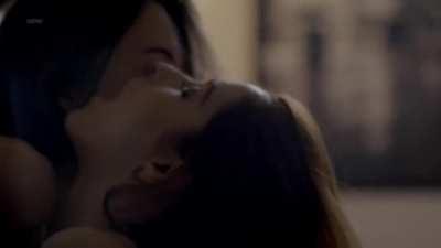 Michelle Batista & Gabriela Cerqueira lesbian pussy eating from O Negocio