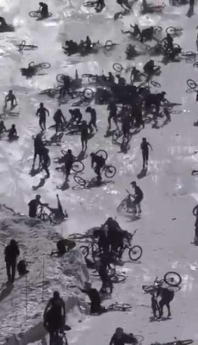 Yay! Downhilling an icy track with 700+ mountain bikers at once
