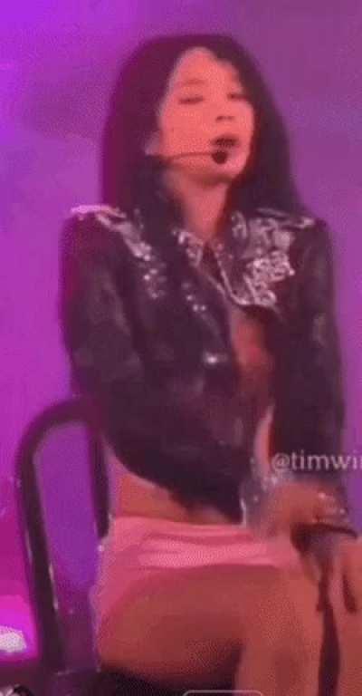 The chair dance gets me so horny 