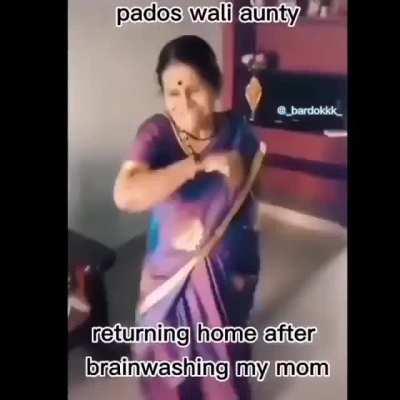 Mummy maar q rahi ho aisa kuch nhi hai
