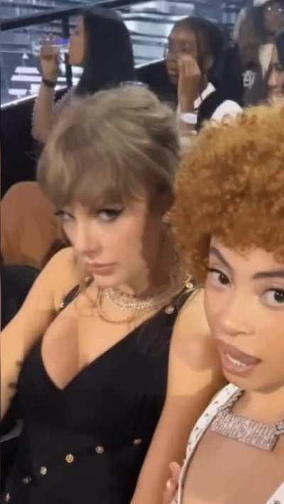 Goddess Tay tonight the VMA's