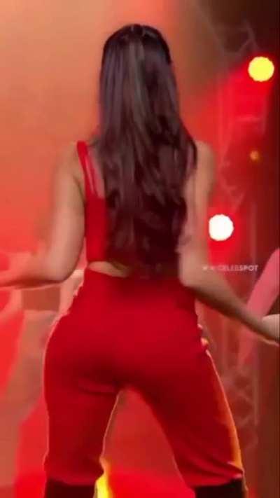 Nora Ass Jiggle