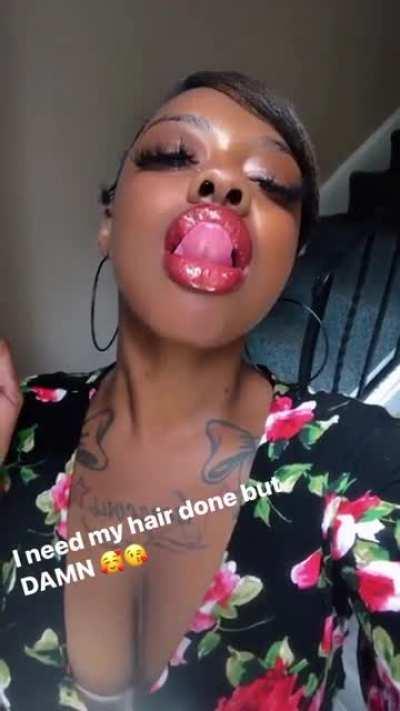 Red LIPS 👄😩💋