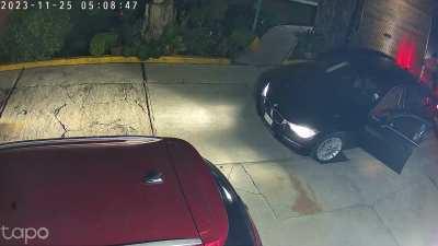 [OC] mi vecino llegando ebrio a la mitad de la noche