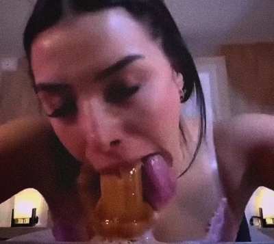 Fuck what a technique she's worshipping the dick