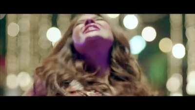 Ayesha Omer's Item Song 'Tutti Frutt' in Karachi Say Lahore.
