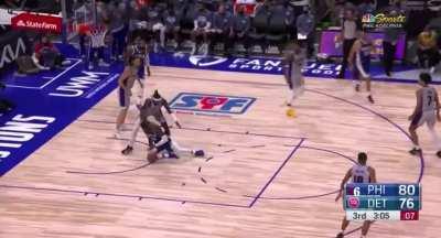 [Highlight] Paul Reed tries to spin and falls, passes to Drummond who misses the open layup but Paul Reed saves the day with the put-back slam!