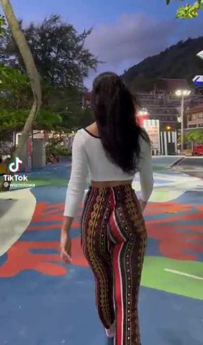 Soft & Jiggly No.587 😍🍑