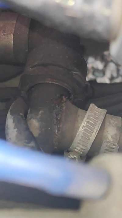 AEB 1.8T, What is this hose for?