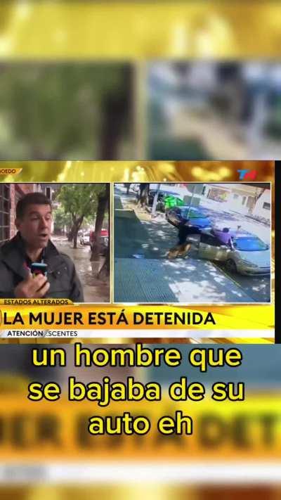 Mujer golpea a un hombre mayor