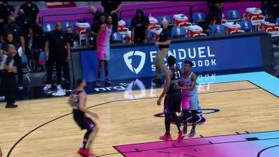 [Highlight] Trevor Ariza Barking at Embiid from the Sideline