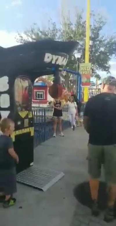 Hitting boxing punch machine full force