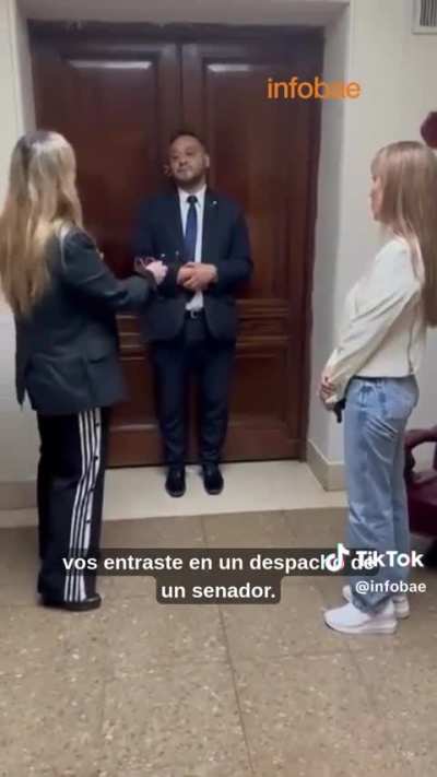 Gritos, forcejeos y polémica con una senadora kirchnerista que denunció que le bloquearon el acceso a su despacho