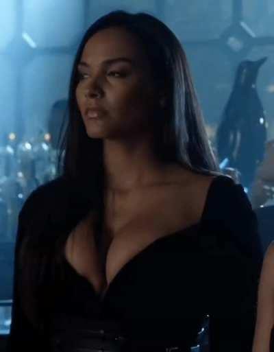 Jessica Lucas in Gotham