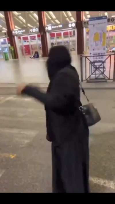 italy is being attacked by niqabi shapeshifters