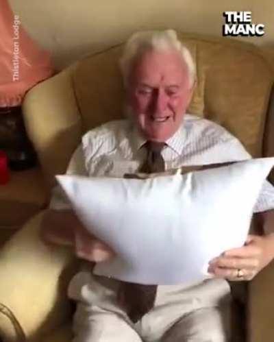 After noticing that Kent slept with a picture of his late wife every night, one of the carers at Thristleton Lodge presented him with this incredible gift...