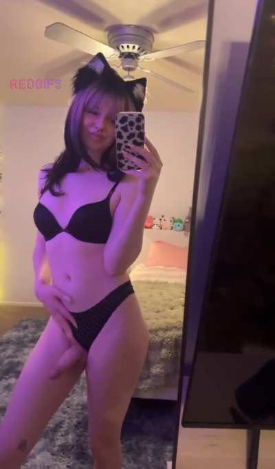 Say “Hi” if you’d get on Your Knees ❤️