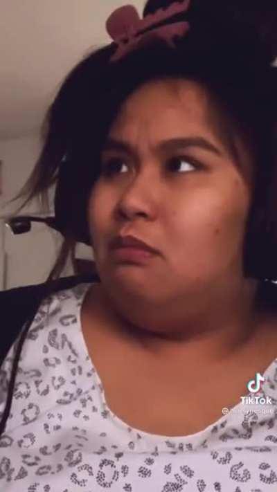 The look after smelling her hand 🐢