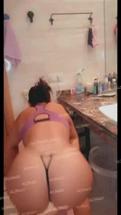 Mom of 1 ... 40y old ... Do I still got it ? OC