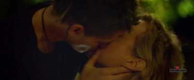 Kristen Stewart and Diane Kruger tenderly making out