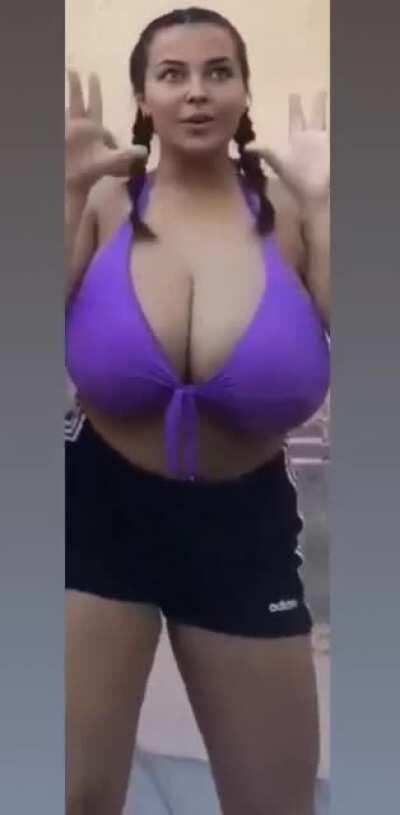 We all seen this but I just gotta post🥵