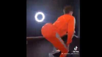 5 mins version of 🥵🍑