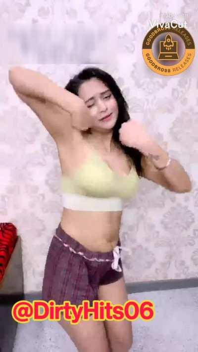 💜🌈Famous Tango Star Sarina Khan Jiggling Her Boobs It Loose Bra! Super Beautiful And Killer Expression!! 10 Mins+ With Voice!💜🌈