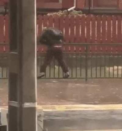 No, I won't get wet toda..