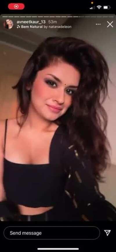 That cleavage though 😍😍🔥🔥