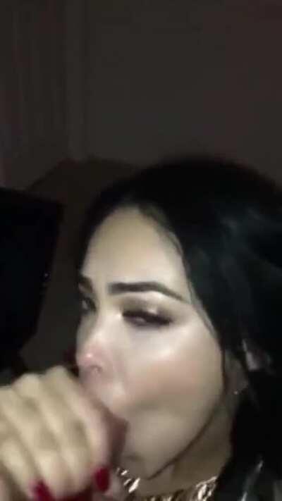 Drunk Thot cheats on her boyfriend at party