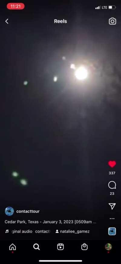 A triangular ufo video filmed at 5:13 am in Texas. (Description below)