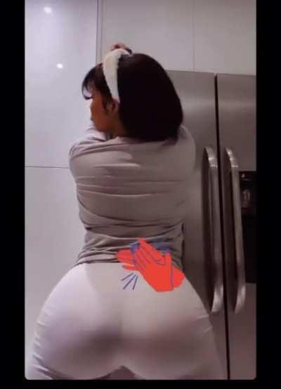 Ass too fat🍑🤤