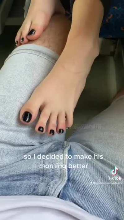 she 18 and she sells