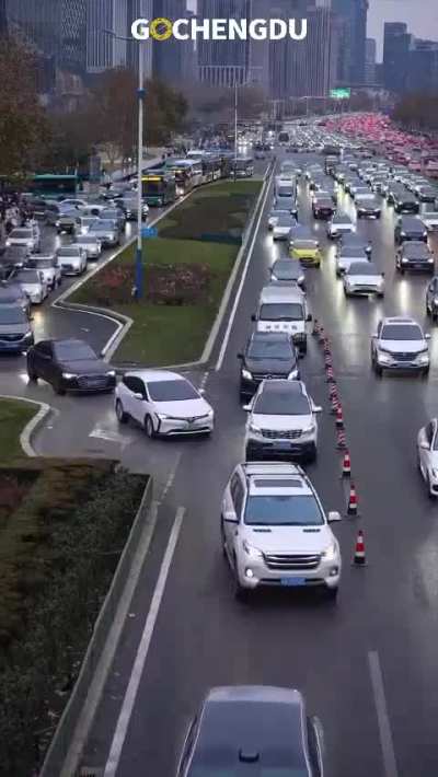 Zipper merge at normal speed
