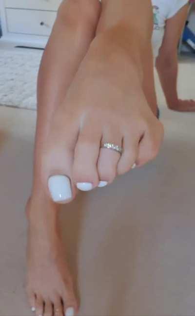 Will you suck my toe rings off? ð