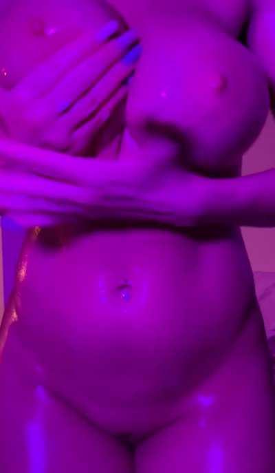 Not just a milf ... but an exquisitely oiled one