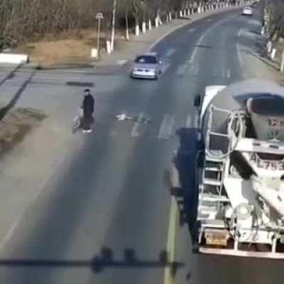 Truck didn't even realize that it had run over something