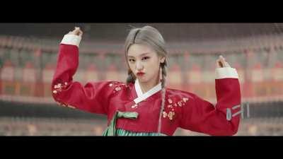 ITZY Not Shy - Hanbok version - Yeji