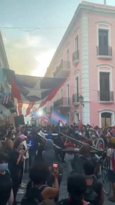 Guillotine being carried to governor's office in Puerto Rico during their BLM protest