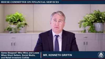 Play him off, Roaring Kitty 🐱‍👓