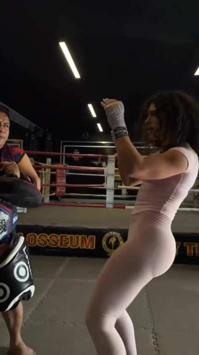 Melissa Mustafa - Albanian/Bosnian Muay Thai