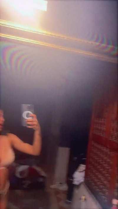 Love how her boobs jiggle