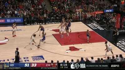 [Highlight] Iguodala threads the needle with a stunning behind the back pass to Lee