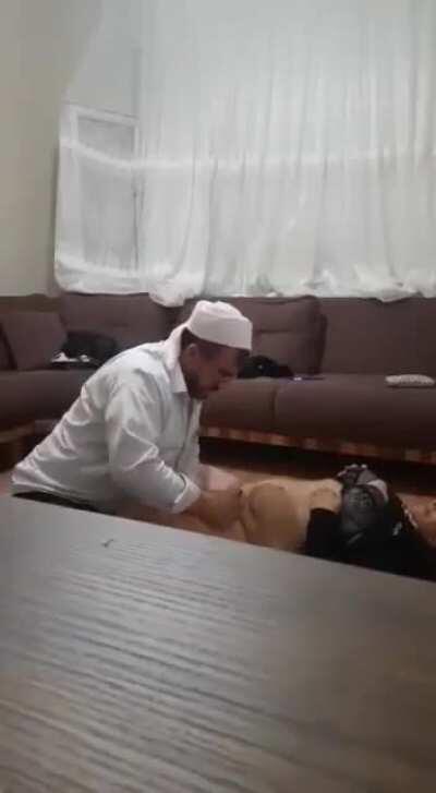 adama bak kadının üstünde kpssye hazırlandı amk