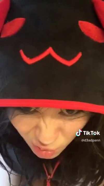 Proof of the ass photo. Here is her wearing the same top.