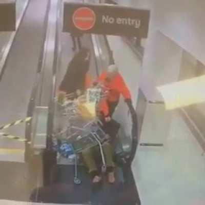 Pile-up on a shopping mall escalator
