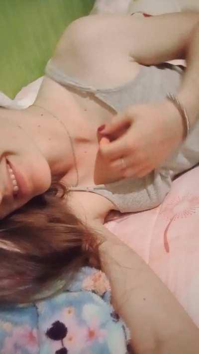 REAL FARMER GIRL 💗 18 Y.O 💗 Interactive with all fans 💕 Dick ratings 🥒- Customs 👅- Solo 🔥 (Anal Vaginal, and much more) 💗 DAILY Post :) 💦 Come to see me and we can CUM together 🤫