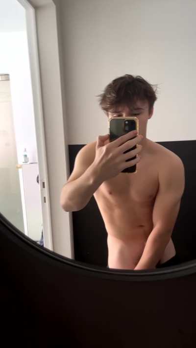 Who wanna suck it off?